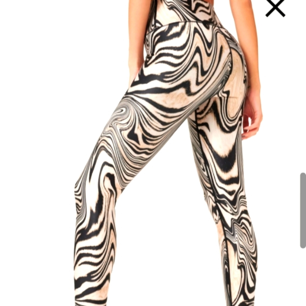 Safari print Capri leggings